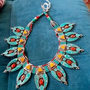 Gorgeous turqoise statement necklace